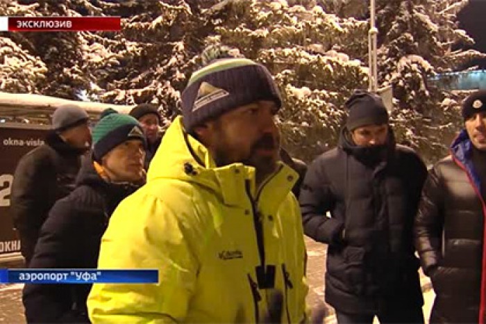 Болельщики «Салавата Юлаева» раскритиковали команду у клубного автобуса