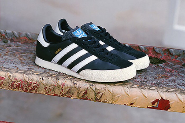 Бренд adidas Originals собрал коллекцию из архивных моделей