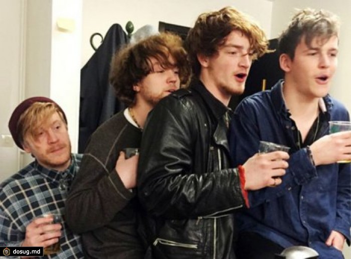 Британская группа Viola Beach в полном составе погибла в катастрофе