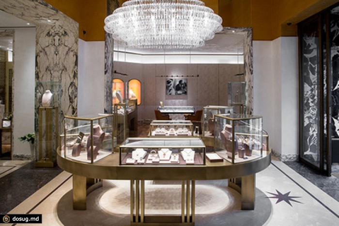 Bulgari открыл бутик на углу Петровки и Кузнецкого моста