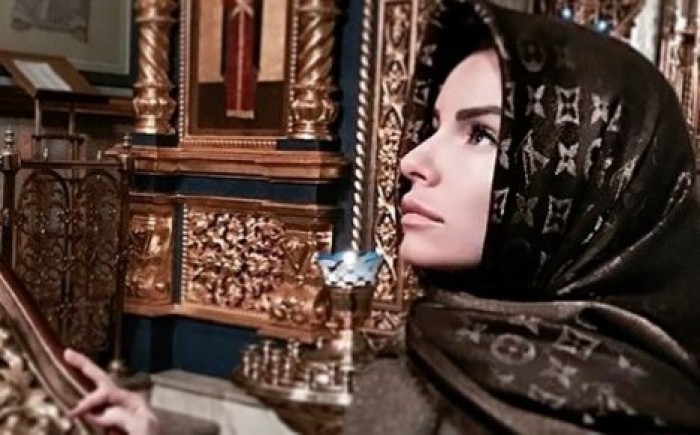 Бывшая "татушка" Юлия Волкова вернулась из ислама в православие