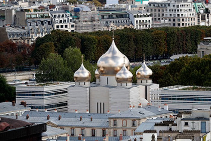 Charlie Hebdo сделал карикатуру на собор РПЦ в Париже