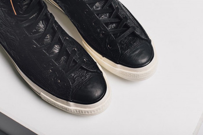 Converse предложил мужчинам носить кеды в цветочек