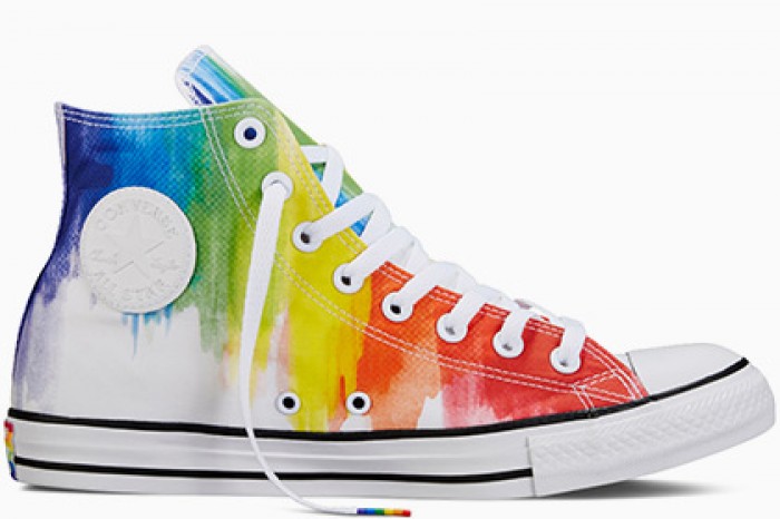Converse выпустил кеды и футболки для гей-парада