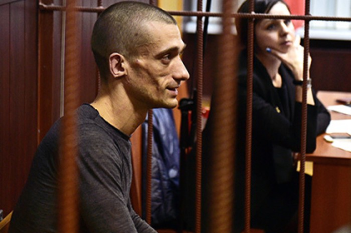 Дело о поджоге Павленским двери ФСБ передано в суд