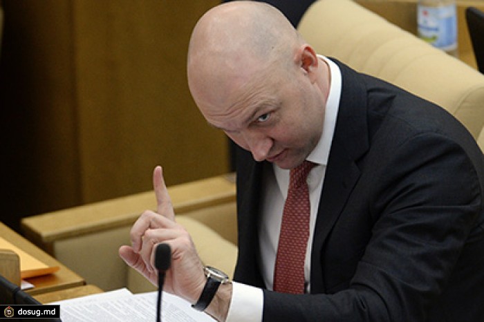 Депутат объяснил свое синхронное появление в прямом эфире Первого канала и НТВ