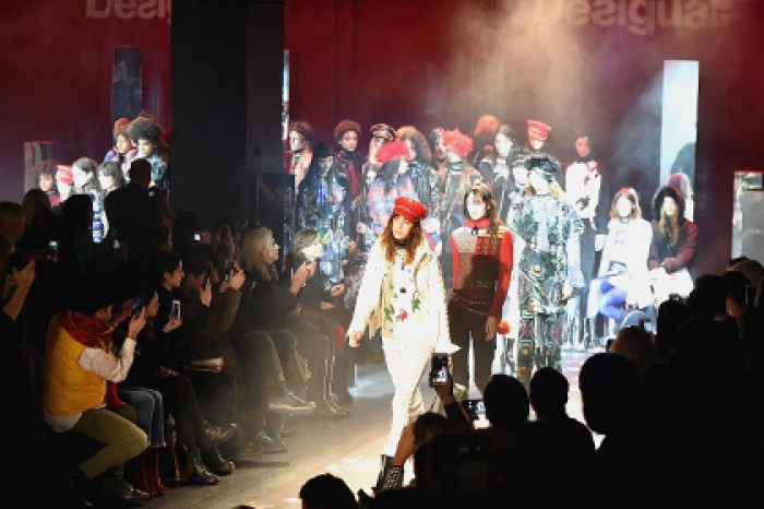 Desigual смешал стили в новой коллекции одежды