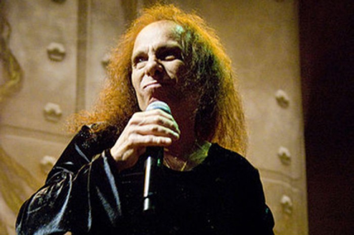 Dio Disciples поедут в тур с голограммой умершего Ронни Джеймса Дио