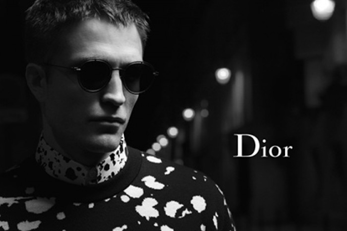 Dior отправил Паттинсона гулять по ночном Парижу
