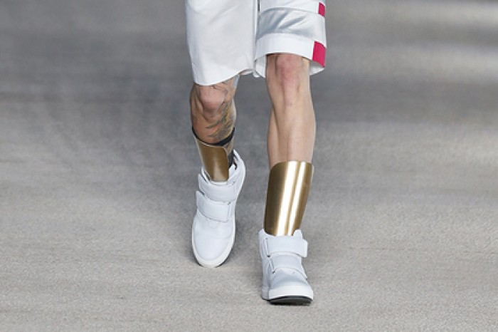 Dirk Bikkembergs заставил моделей маршировать