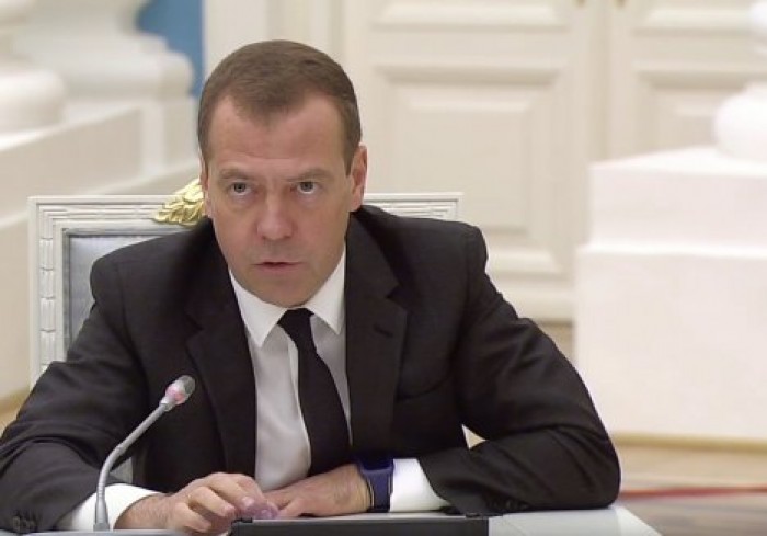 Дмитрий Медведев пришел на встречу в самых дешевых часах