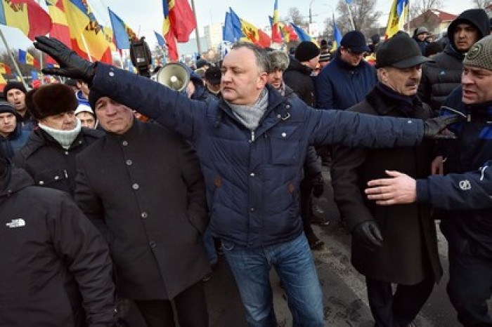 Додон пообещал обсудить с Путиным амнистию трудовых мигрантов
