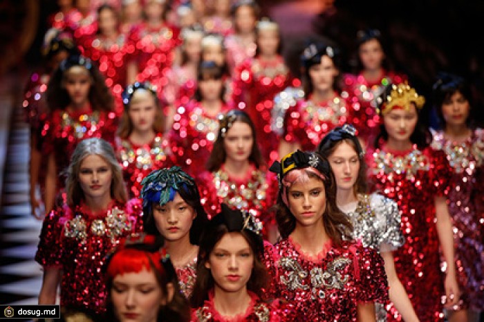 Dolce & Gabbana выкатили на подиум карету Золушки