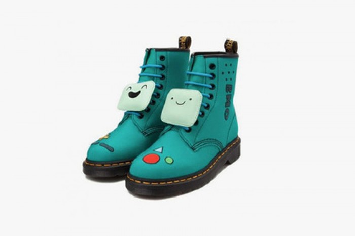 Dr. Martens наградили за обувь с героями «Времени приключений»