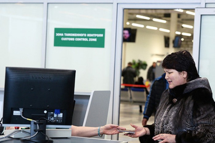 Дума поддержала ускоренное снятие запрета на выезд должников за границу