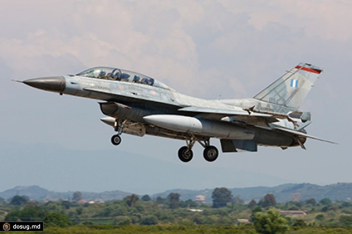 Два F-16 греческих ВВС взяли на прицел шесть турецких истребителей