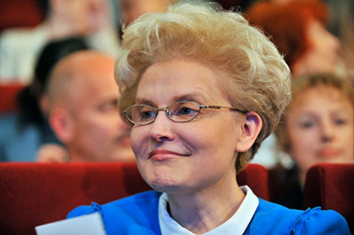 Елена Малышева заставила пенсионеров полюбить компьютерные игры