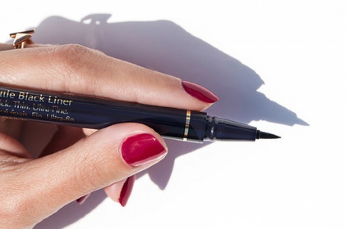 Estee Lauder предложила женщинам красить глаза фломастерами