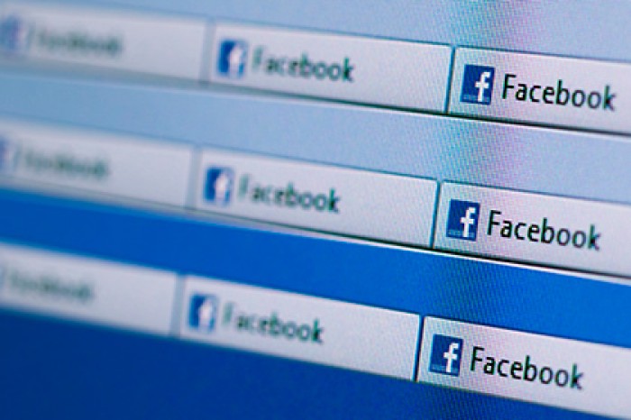 Facebook поразил порновирус
