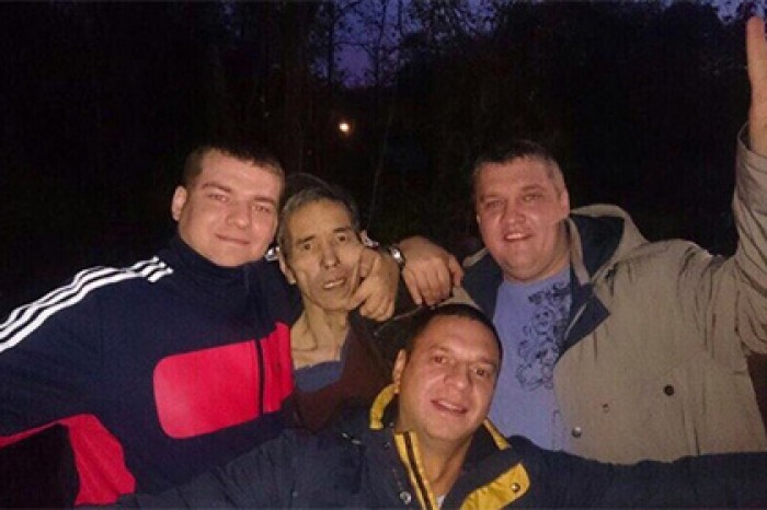 Хабаровских полицейских проверят после селфи с беглым маньяком