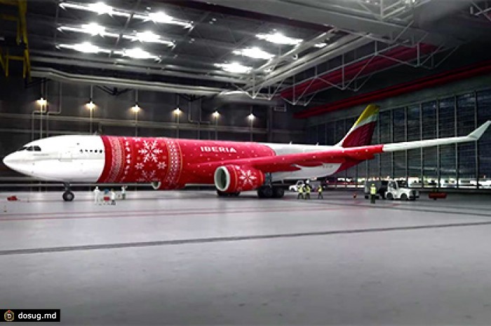 Iberia «надела» на самолет рождественский свитер