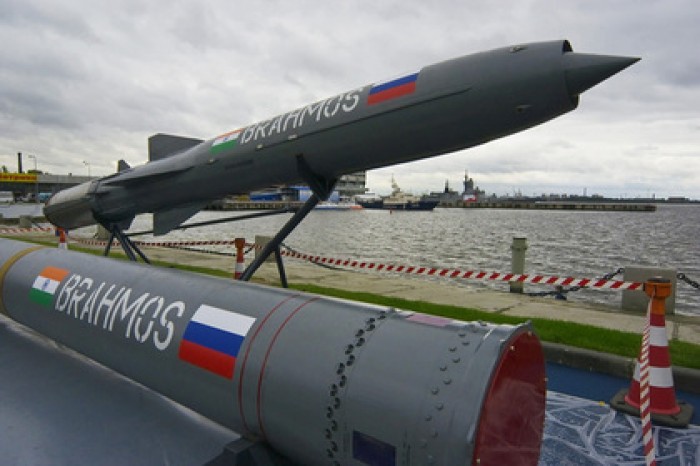 Индия увеличила дальность ракеты Brahmos до 400 километров