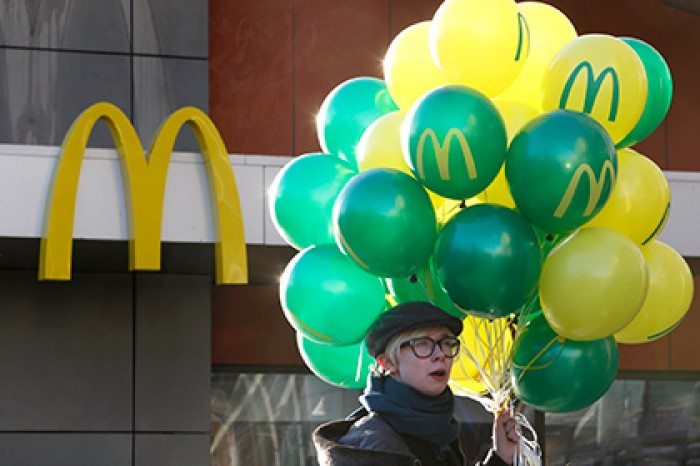 «Изнасилованный» сэндвич из McDonald`s стал хитом Twitter