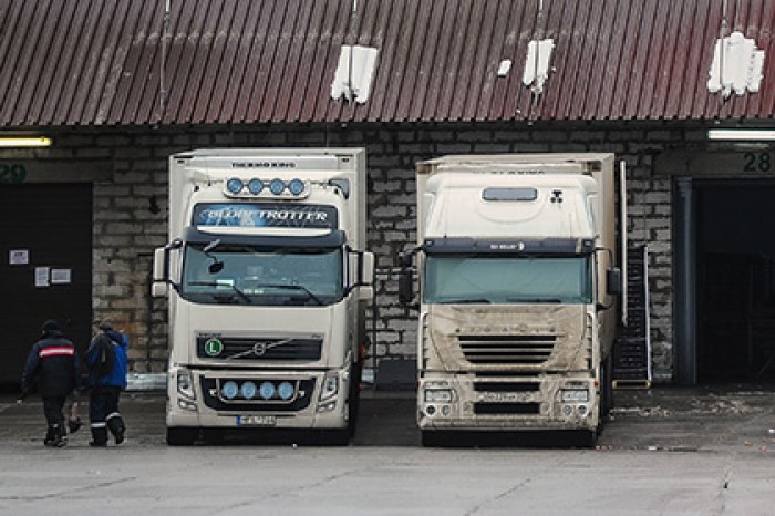 Казахстан рекомендовал перевозчикам грузов с Украины объезжать Россию