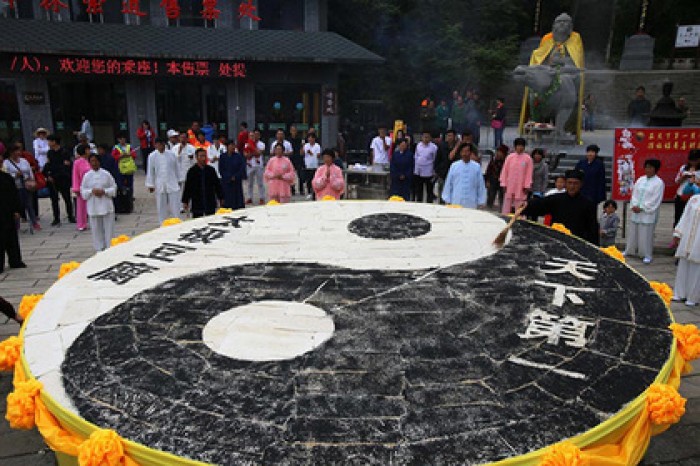 Китайские туристы за два часа съели более двух тонн бесплатного тофу