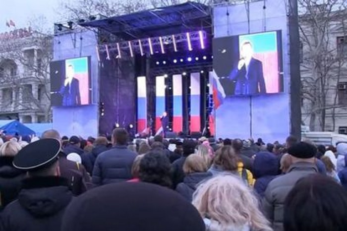 Кобзон спел в Севастополе «День Победы»