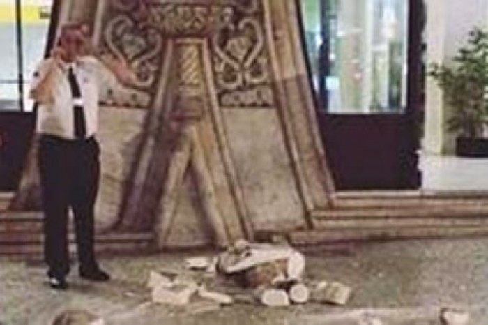 Любитель селфи уничтожил 126-летнюю статую португальского короля