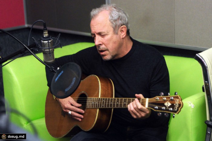 Макаревич сохранил в тайне имена братьев-глистов из новой песни