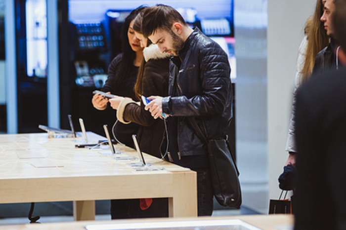 Manizha проведет тренинг в Apple Shop