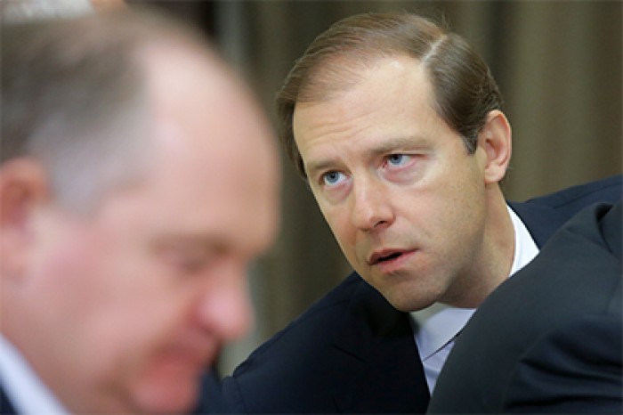 Мантуров назвал преждевременным возможное решение о снятии Ту-154 с эксплуатации