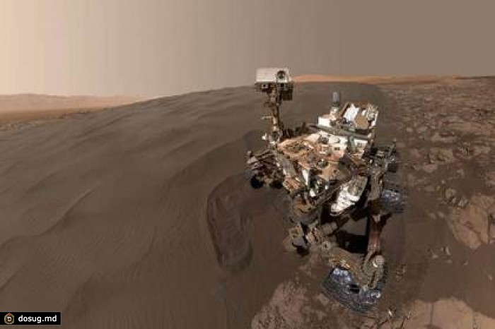 Марсоход Curiosity сделал селфи на фоне дюны
