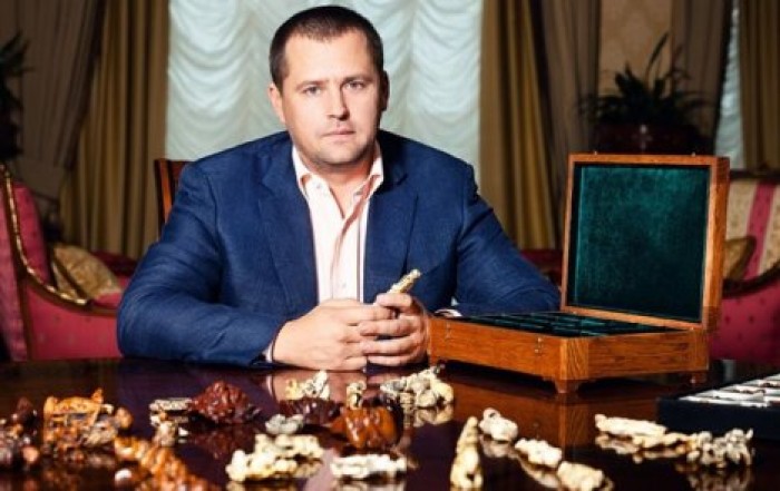 Мэр Днепра выписал себе и замам премию в 800%