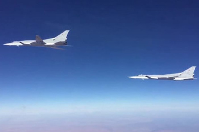 Минобороны показало удары Дальней авиации под осажденным Дейр-эз-Зором