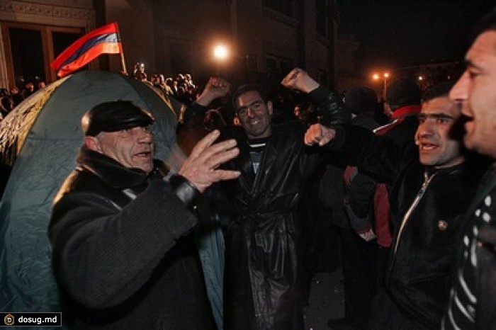 Митинг оппозиции начался в Ереване