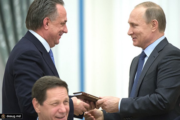 Мутко рассказал о прогрессе в английском благодаря самоучителю от Путина