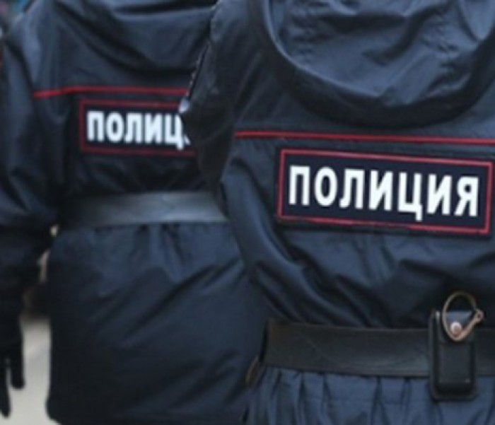 Мужчина не смог застрелить жену и расстрелял окна дома