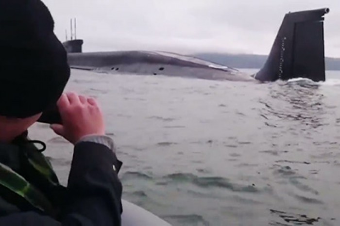 На Дальнем Востоке российские рыбаки обматерили подводную лодку