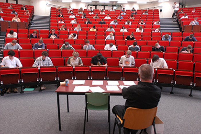 Названы главные трудности преподавания биологии верующим
