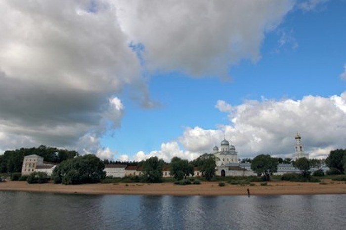 Необычные саркофаги XII века нашли в Новгороде