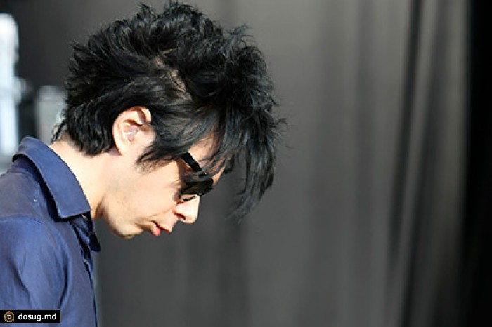 Ник Зиннер из Yeah Yeah Yeahs сыграл с Peaches