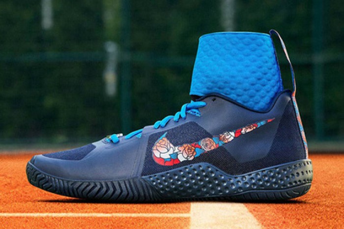 Nike сделал для Серены Уильямс кроссовки в розах
