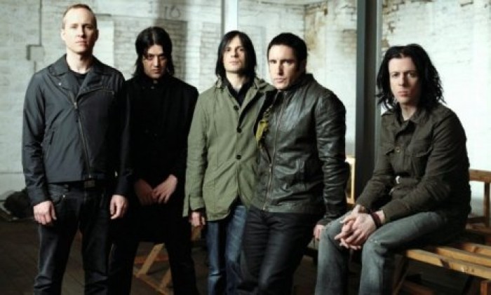 Nine Inch Nails разослали фанатам пакеты с черным порошком