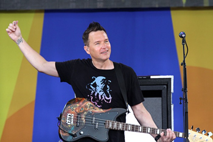 Новый альбом Blink-182 возглавил чарты российского iTunes