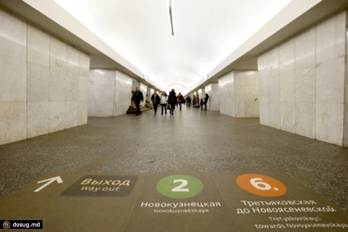 Объявления станций в московском метро переведут на английский по требованию ФИФА
