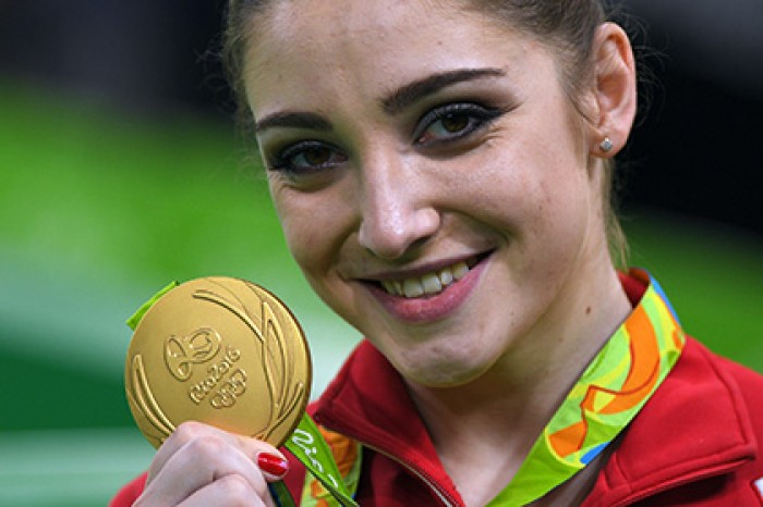 Олимпийская чемпионка по гимнастике Мустафина вышла замуж