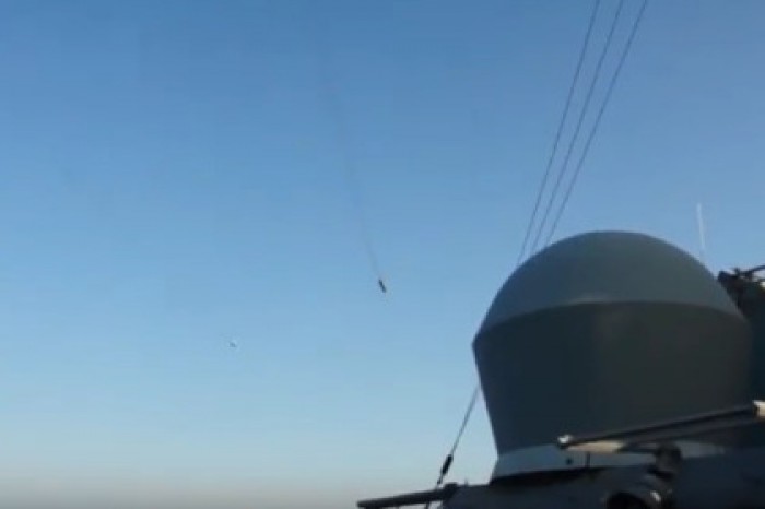 Опубликовано видео пролета российских Су-24 над эсминцем «Дональд Кук»
